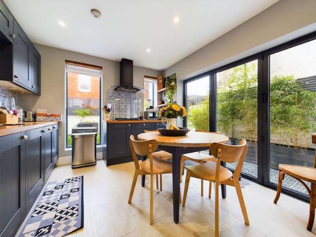 4 Bedroom Terraced House