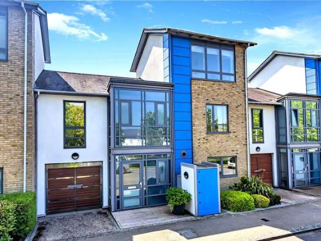 4 Bedroom Terraced House