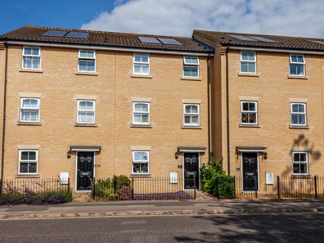 4 Bedroom Terraced House