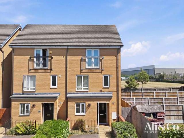4 Bedroom Semi Detached House
