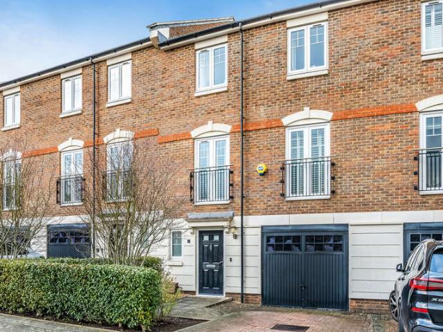 4 Bedroom Terraced House