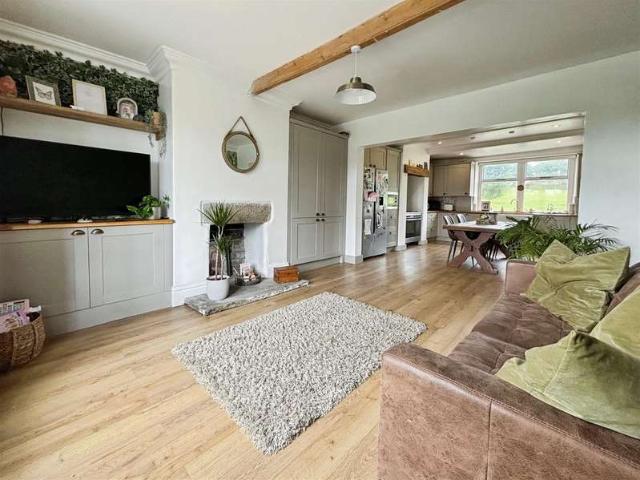 4 Bedroom Terraced House