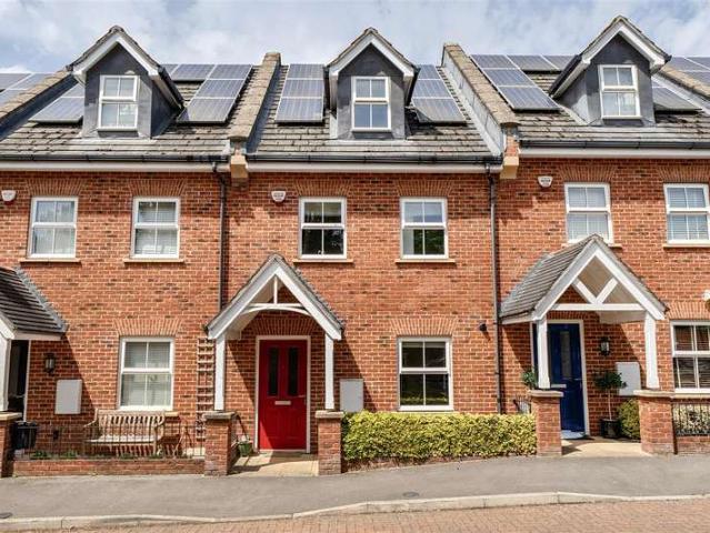 4 Bedroom Terraced House