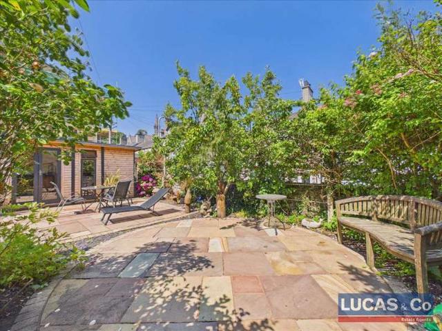 4 Bedroom Terraced House