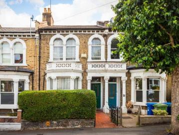 4 Bedroom Terraced House