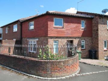 4 Bedroom Terraced House