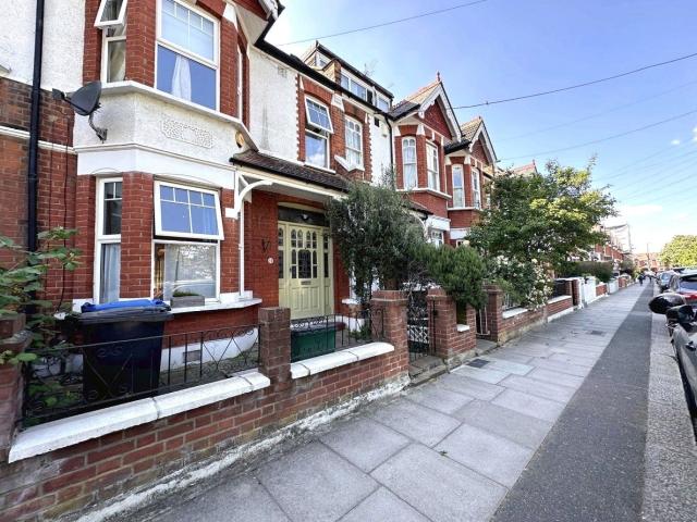 4 bedroom Terraced House
