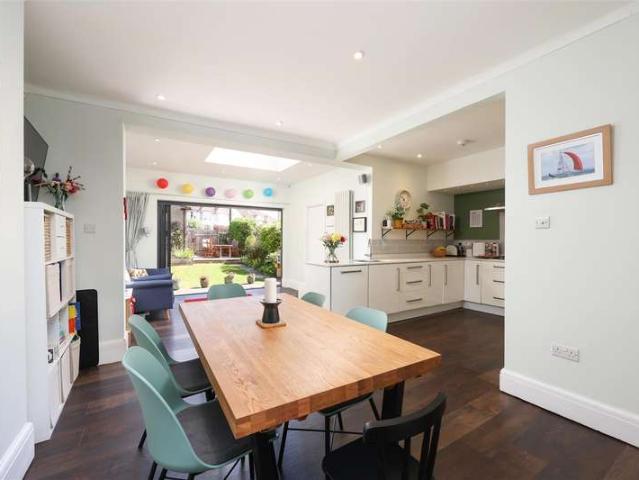 4 Bedroom Terraced House