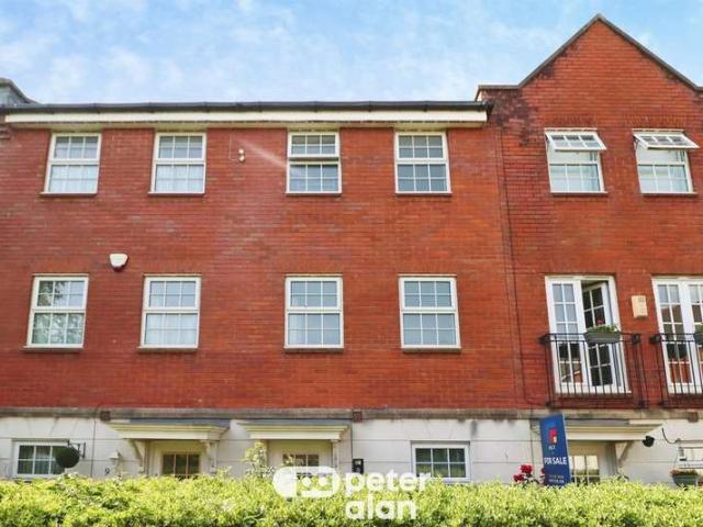 4 Bedroom Terraced House