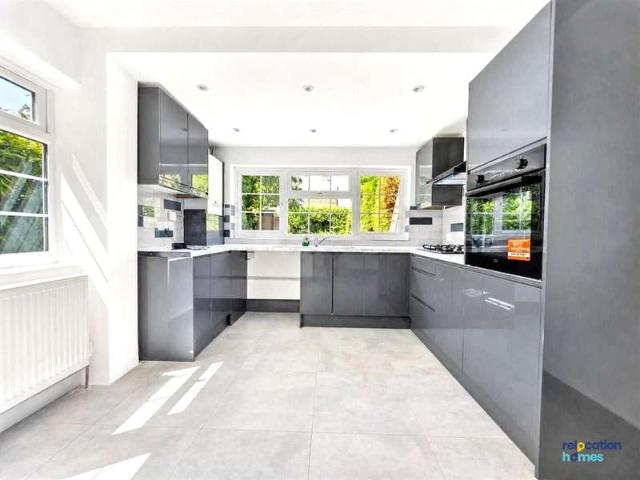 4 Bedroom Terraced House