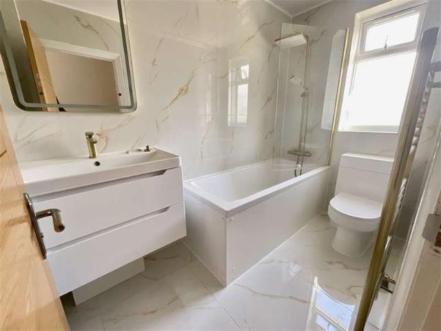 4 Bedroom Terraced House