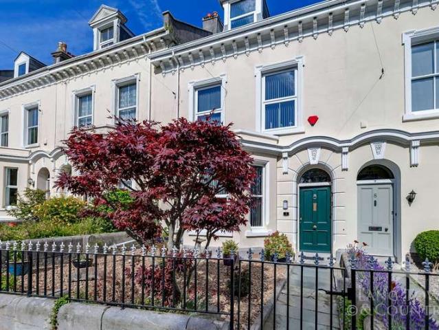 4 Bedroom Terraced House