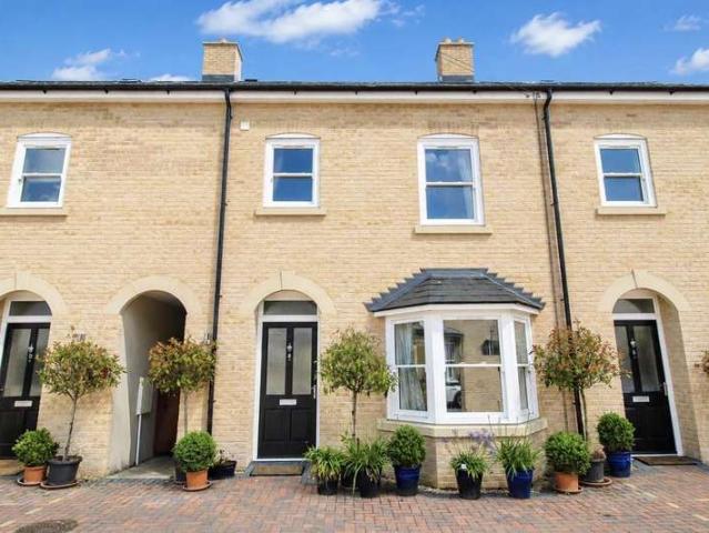 4 Bedroom Terraced House
