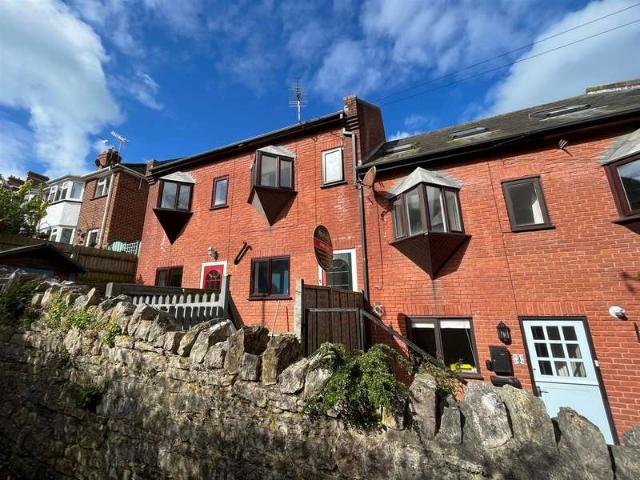 4 Bedroom Terraced House