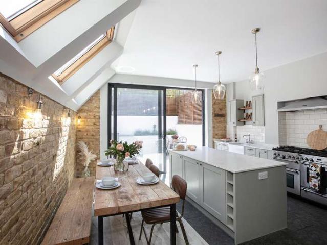 4 Bedroom Terraced House