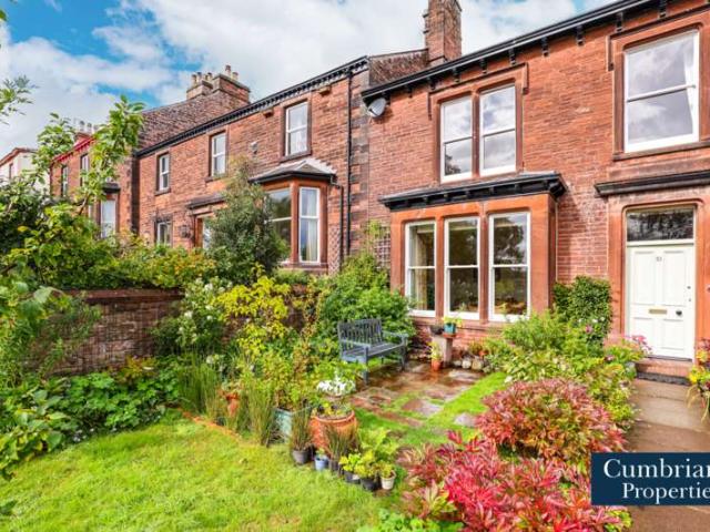 4 Bedroom Terraced House
