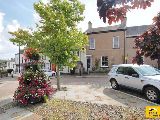 4 Bedroom Terraced House