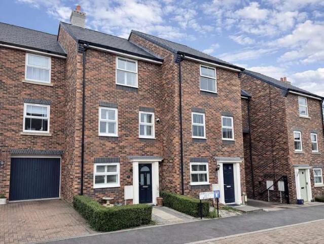 4 Bedroom Terraced House
