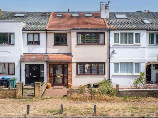 4 Bedroom Terraced House