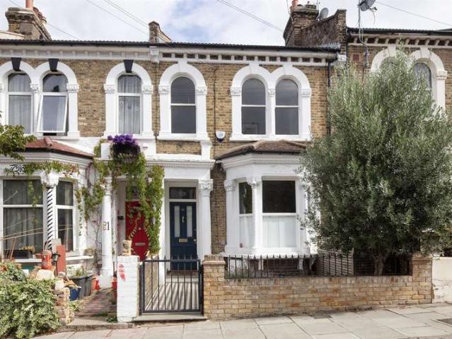 4 Bedroom Terraced House