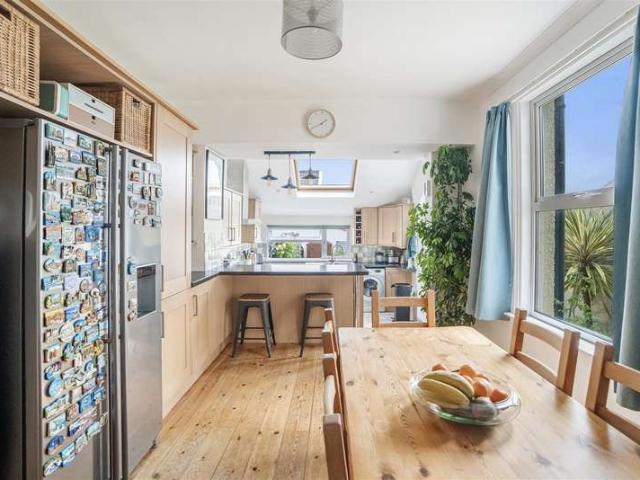 4 Bedroom Terraced House