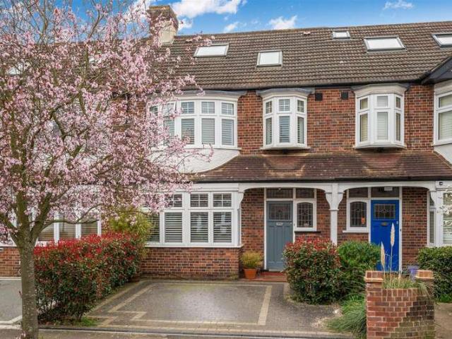 4 Bedroom Terraced House