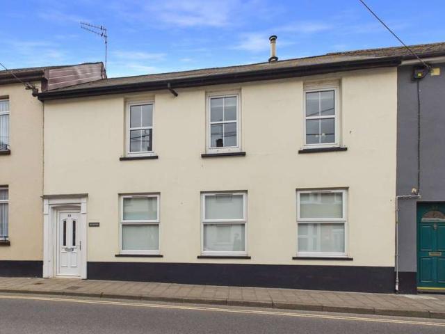 4 Bedroom Terraced House