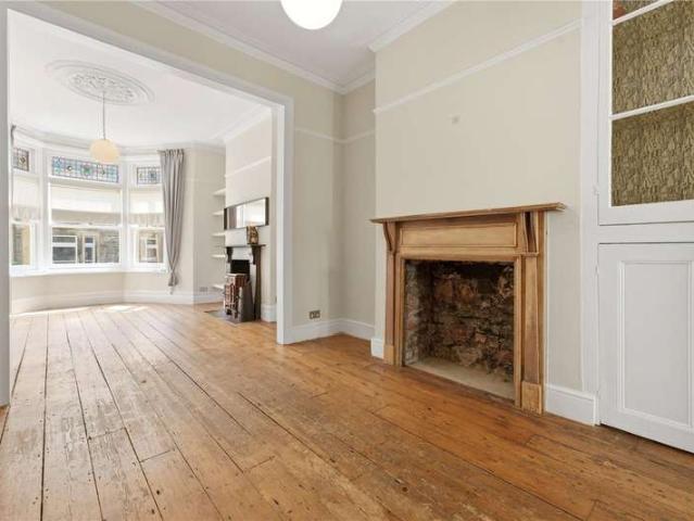 4 Bedroom Terraced House