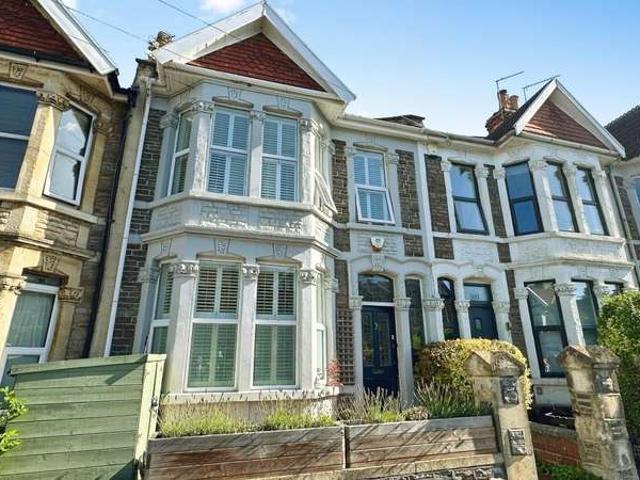 4 Bedroom Terraced House