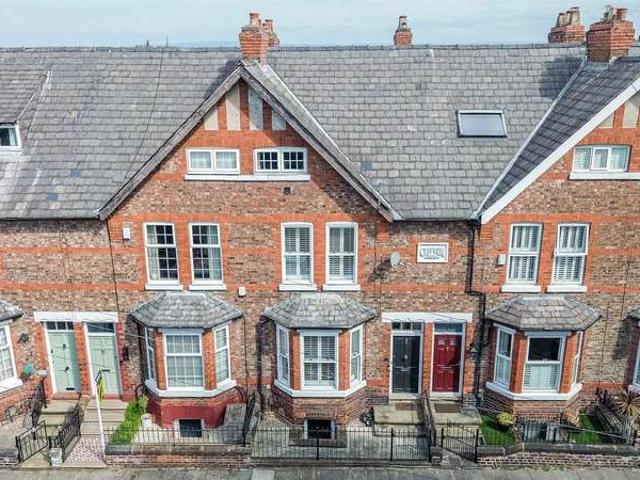 4 Bedroom Terraced House