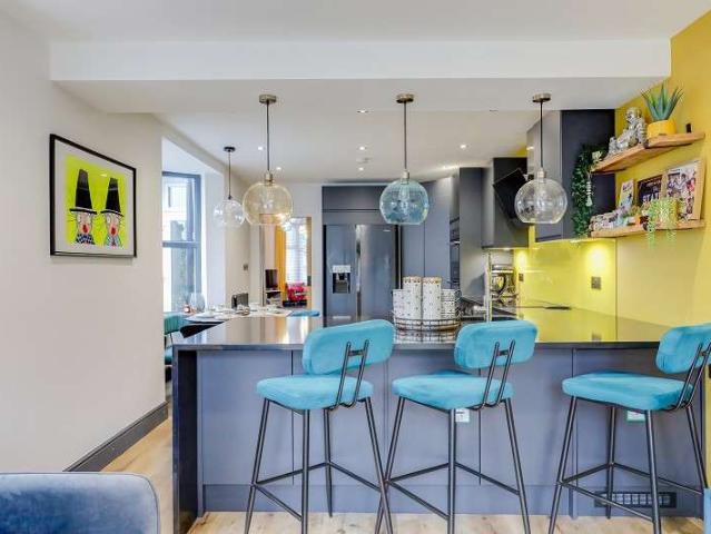 4 Bedroom Terraced House