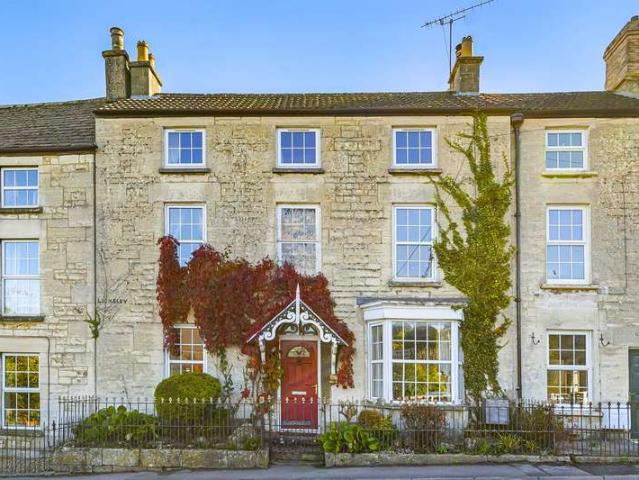 4 Bedroom Terraced House
