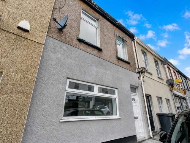 4 Bedroom Terraced House