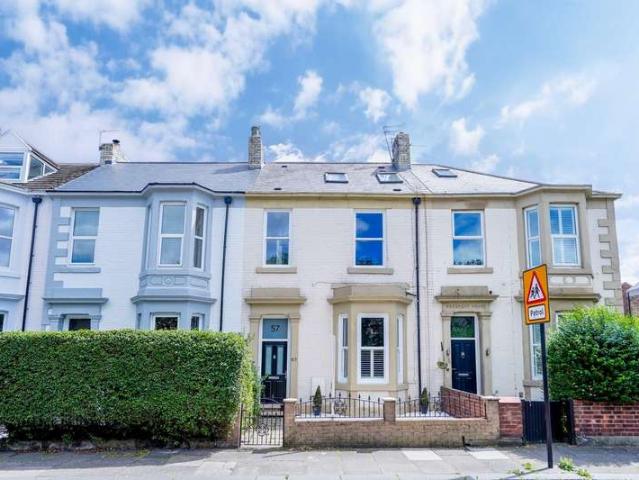 4 Bedroom Terraced House