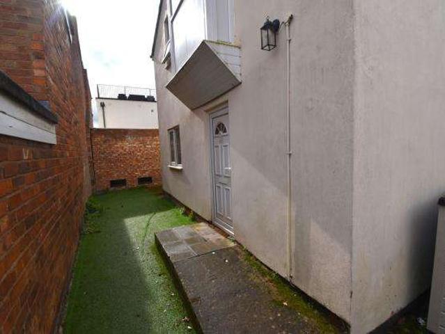 4 Bedroom Terraced House