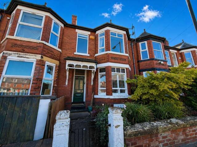 4 Bedroom Terraced House