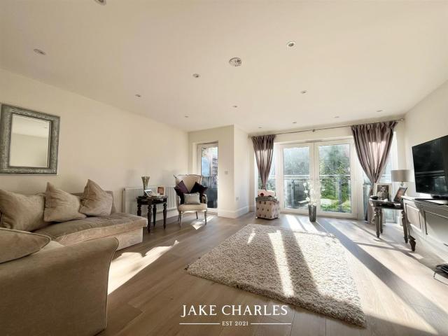 4 Bedroom Terraced House