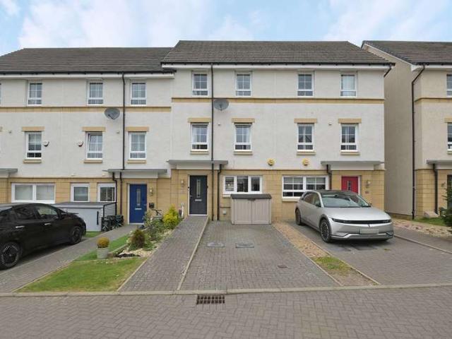 4 Bedroom Town House