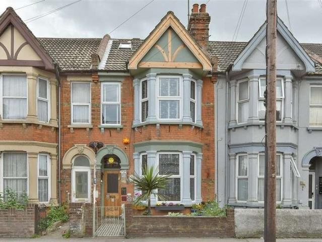 4 Bedroom Terraced House