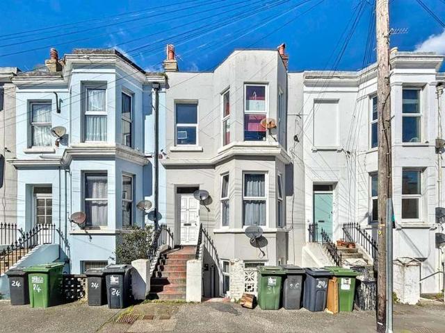 4 Bedroom Terraced House