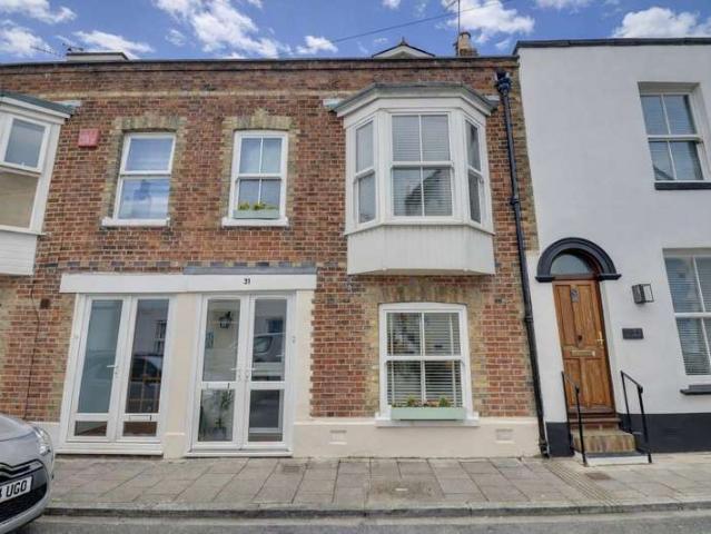 4 Bedroom Terraced House