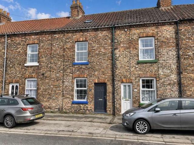 4 Bedroom Terraced House