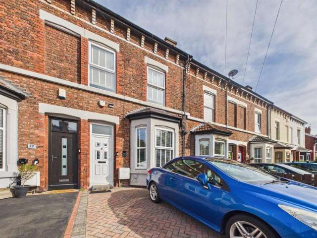 4 Bedroom Terraced House