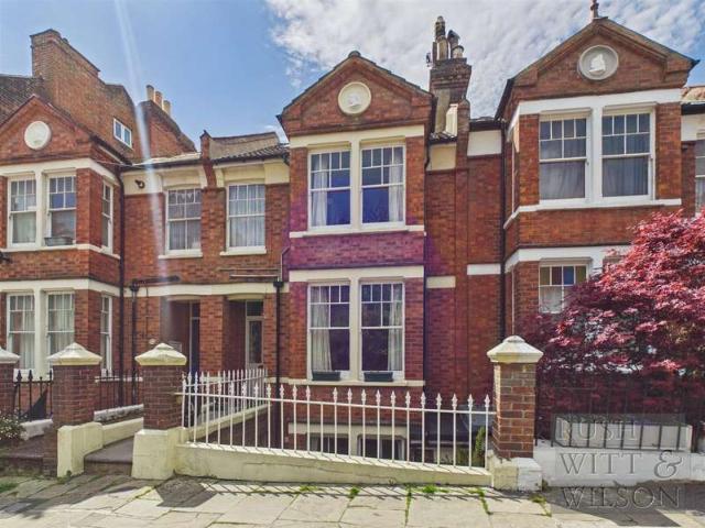 4 Bedroom Terraced House