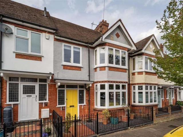 4 Bedroom Terraced House