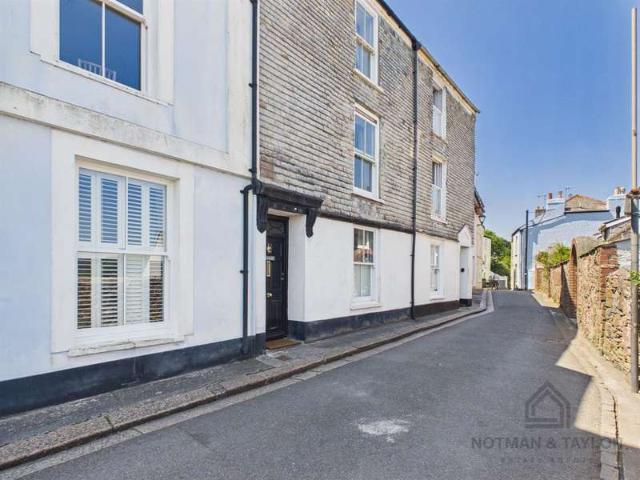 4 Bedroom Terraced House