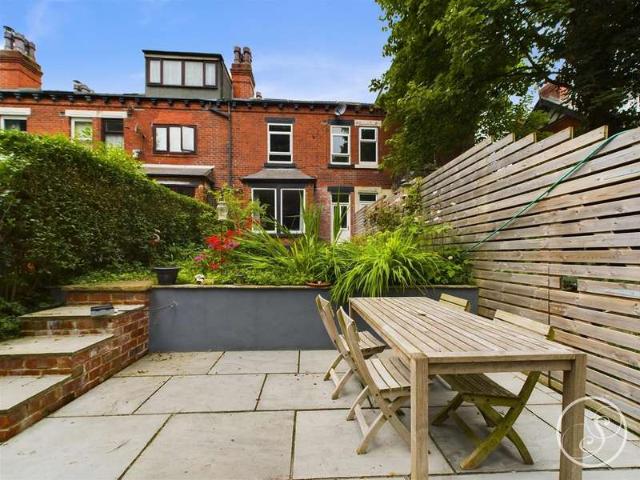 4 Bedroom Terraced House