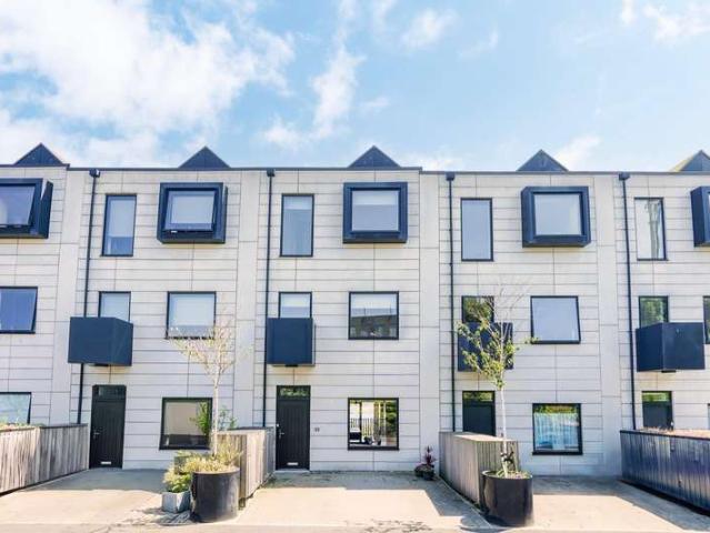 4 Bedroom Terraced House