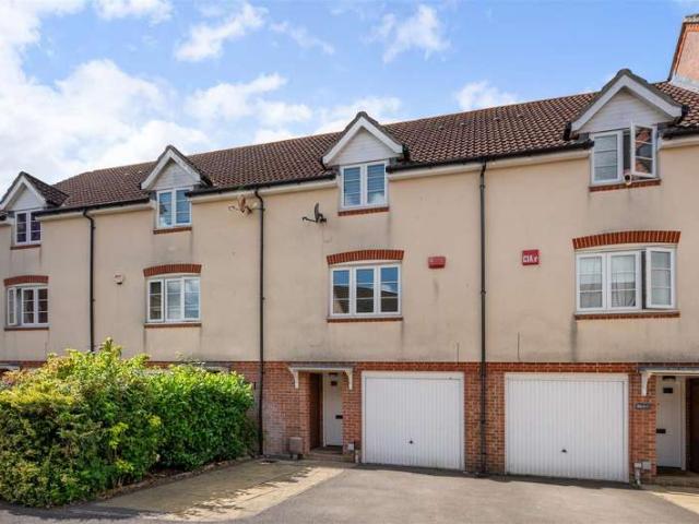 4 Bedroom Terraced House