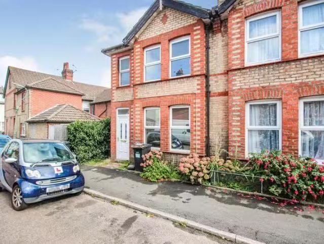 4 bedroom terraced house for rent in Corporation Road, Bournem.